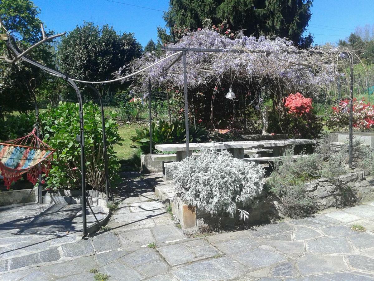 Nebbiuno Swanlake Rooms מראה חיצוני תמונה